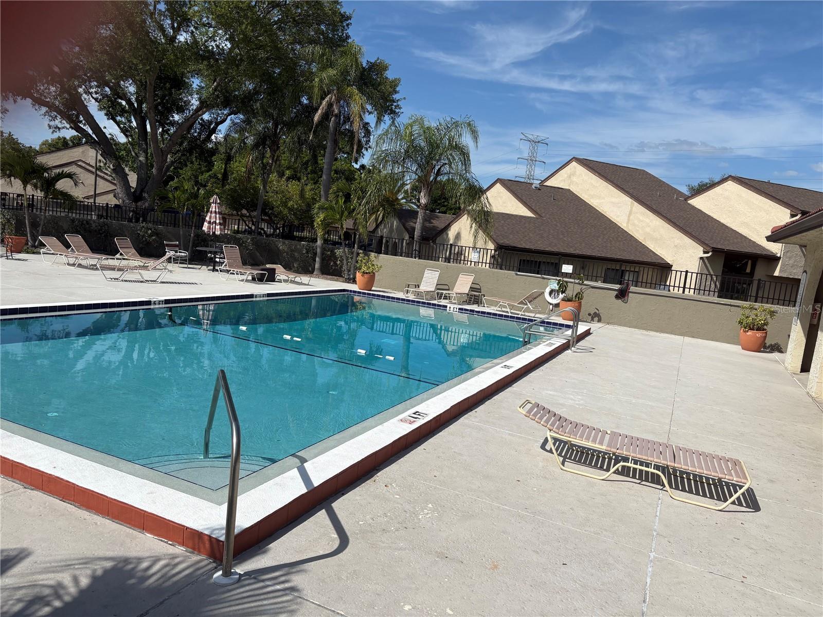 Image 4 of 8 For 6262 142nd Avenue N 804