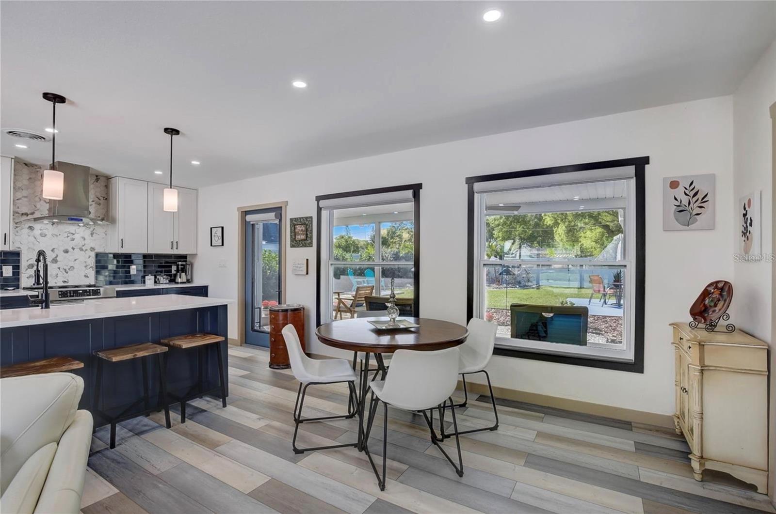 Listing photo id 8 for 5428 7th Avenue N