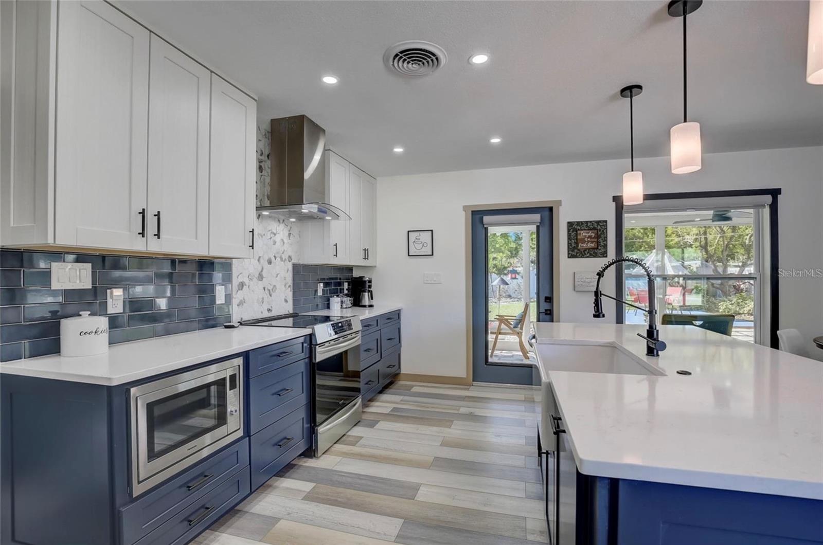 Listing photo id 11 for 5428 7th Avenue N