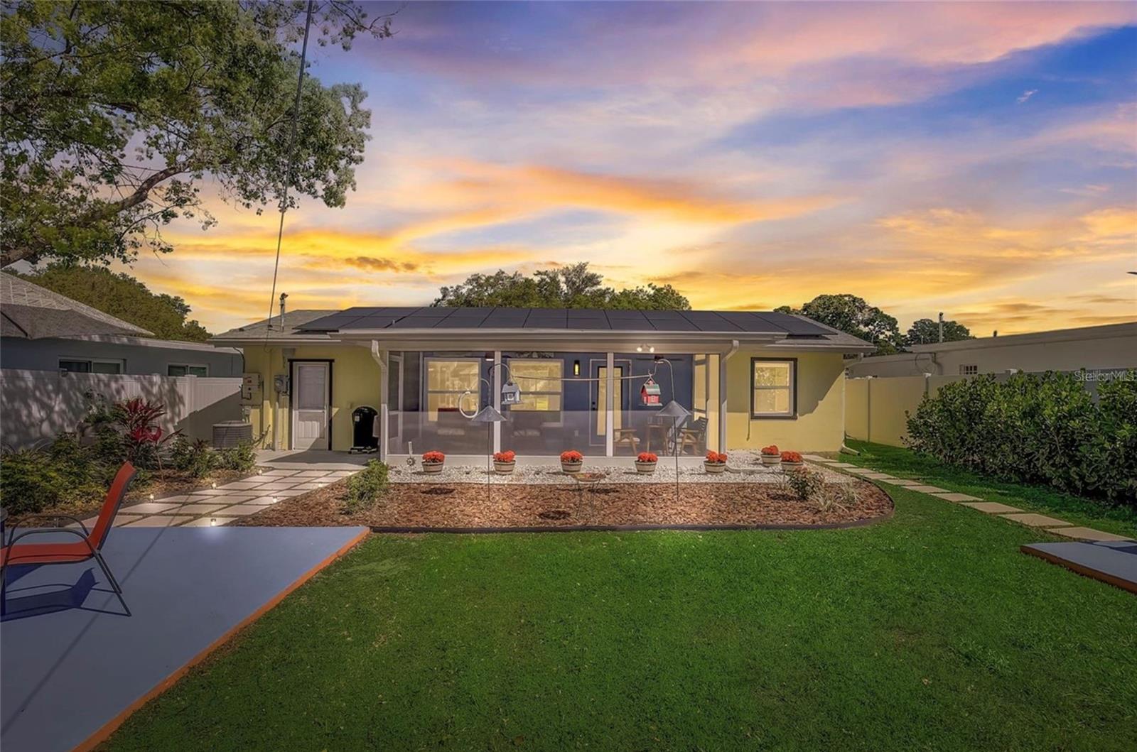 Listing photo id 0 for 5428 7th Avenue N