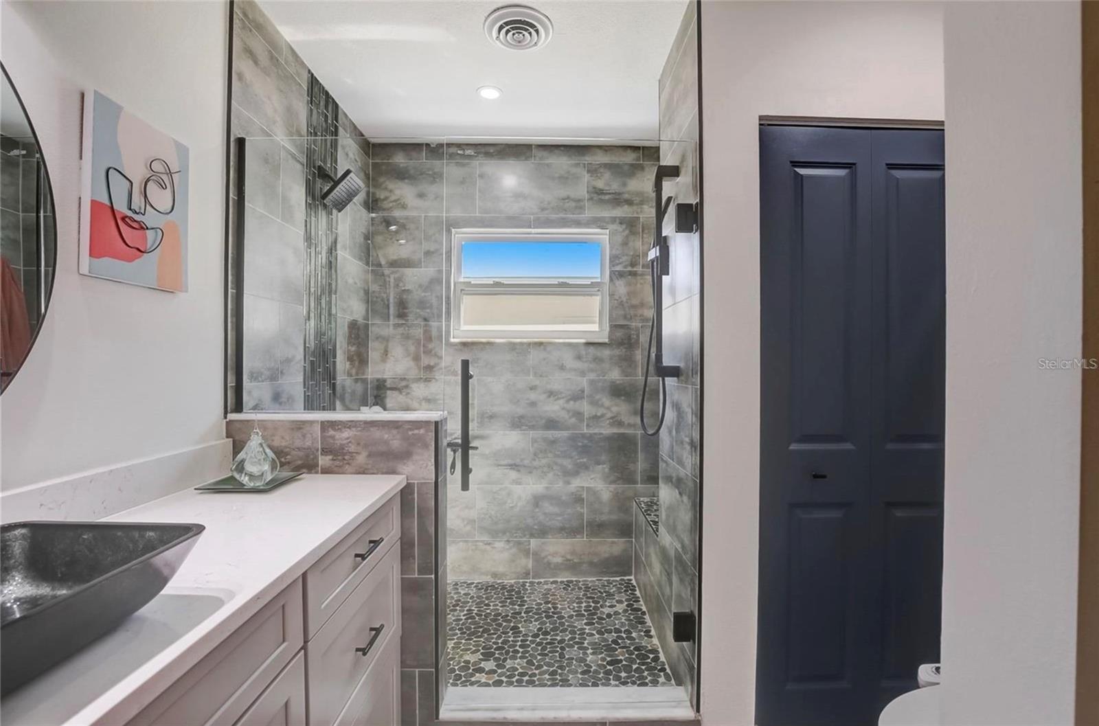 Listing photo id 22 for 5428 7th Avenue N