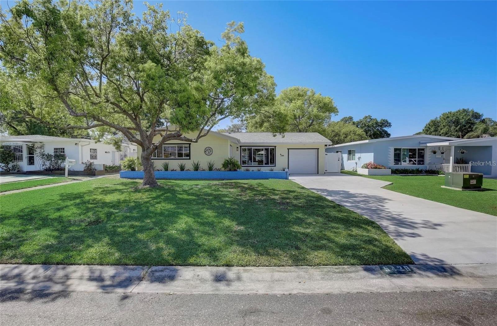 Listing photo id 1 for 5428 7th Avenue N