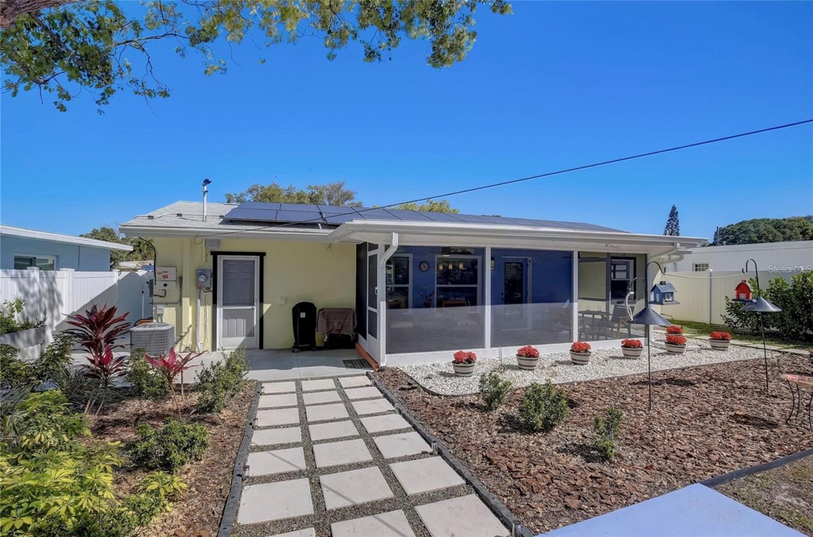 Listing photo id 33 for 5428 7th Avenue N