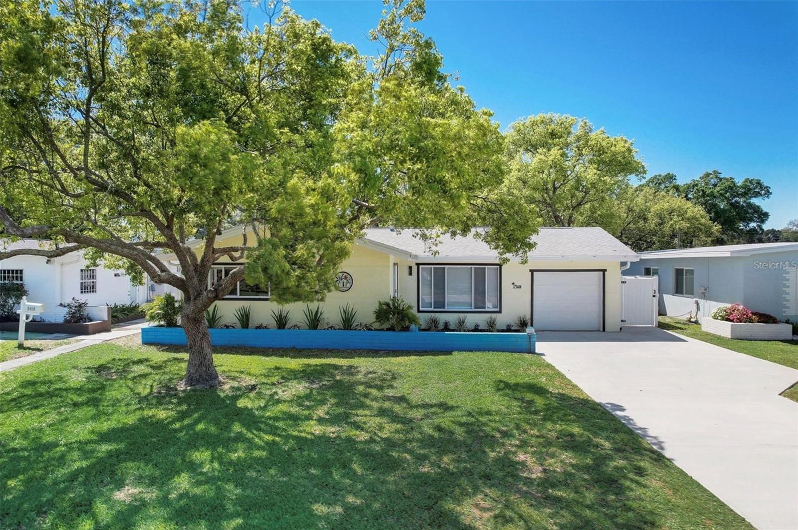 Listing photo id 35 for 5428 7th Avenue N