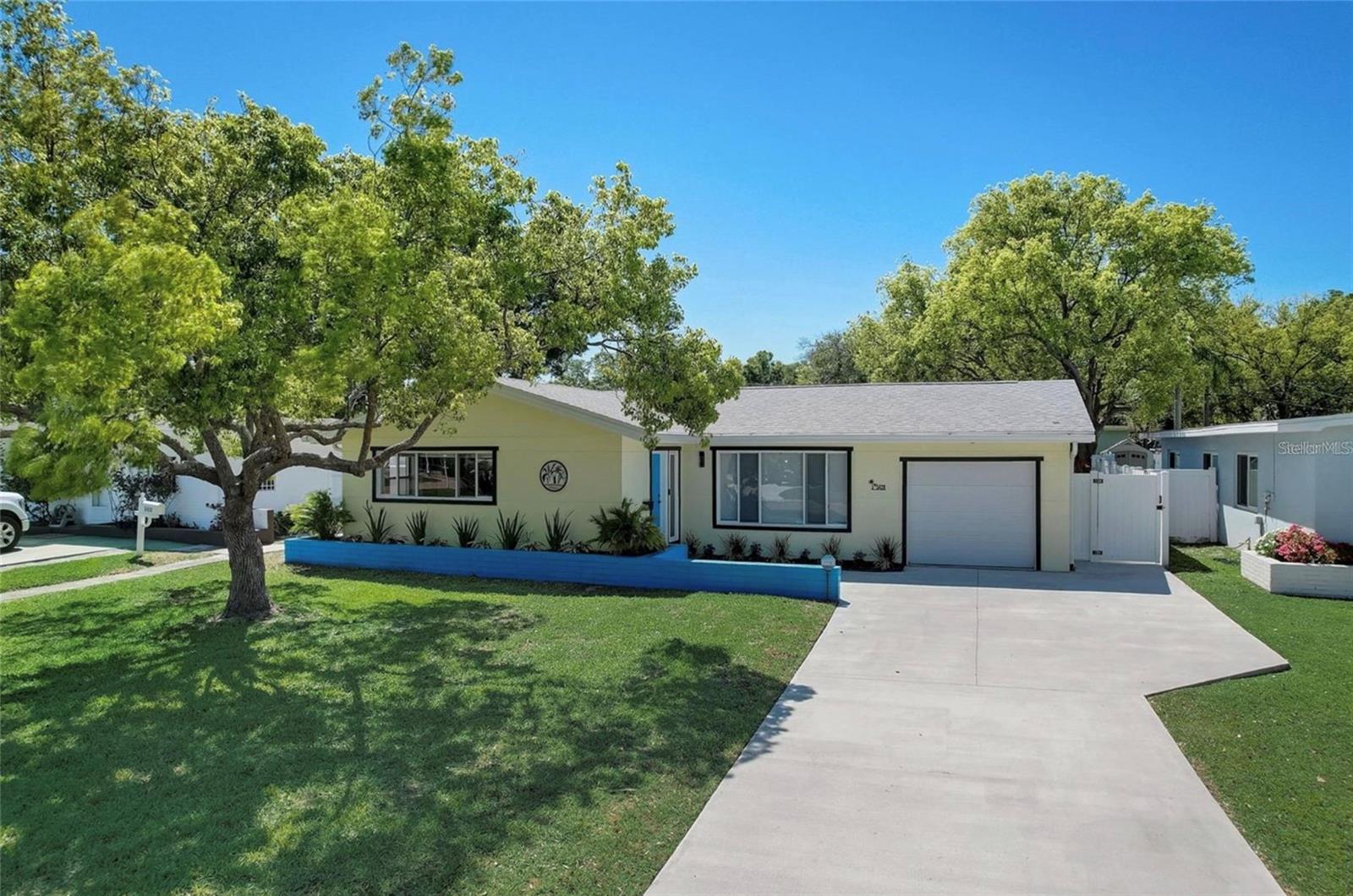 Listing photo id 36 for 5428 7th Avenue N