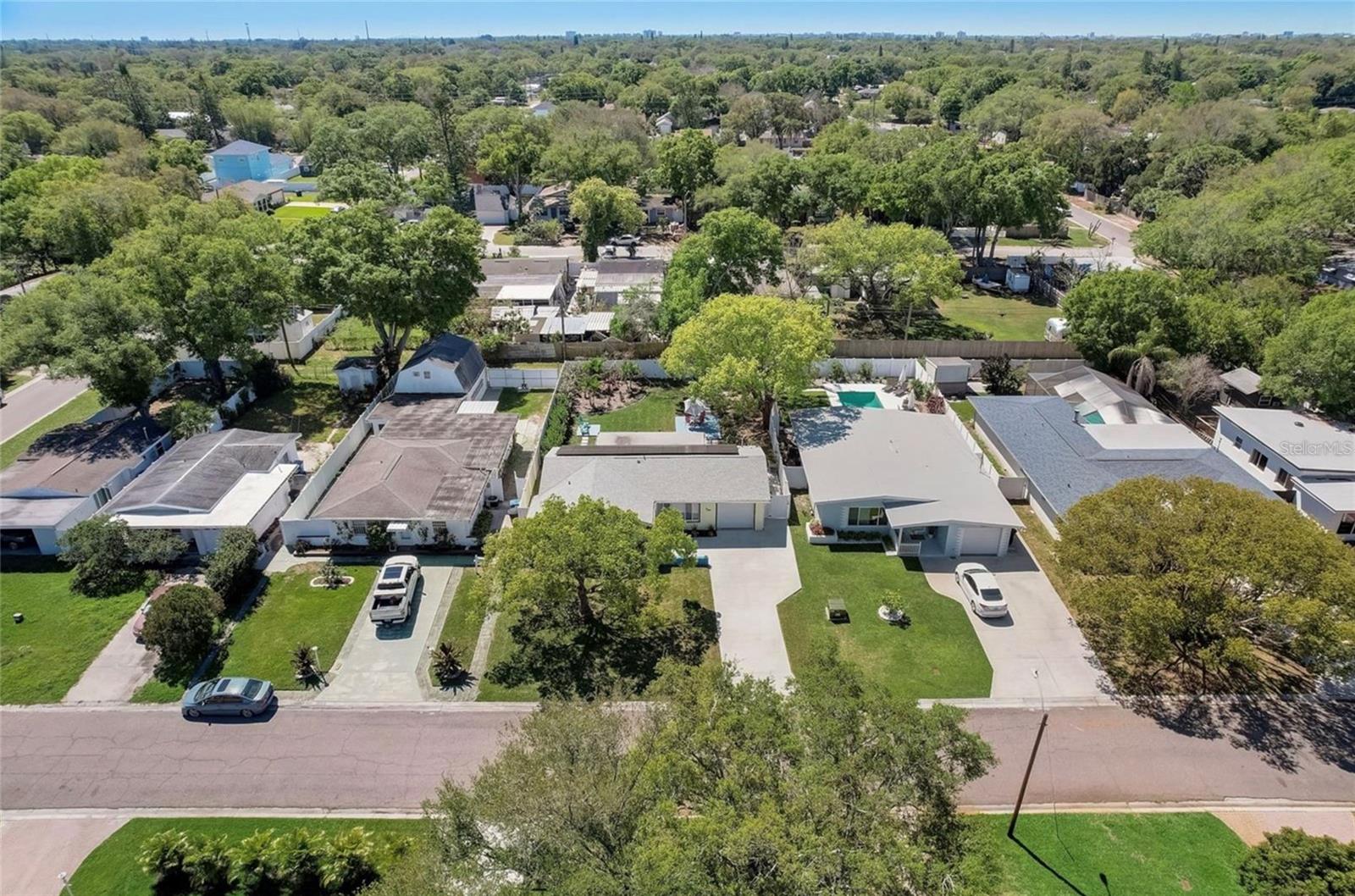 Listing photo id 39 for 5428 7th Avenue N