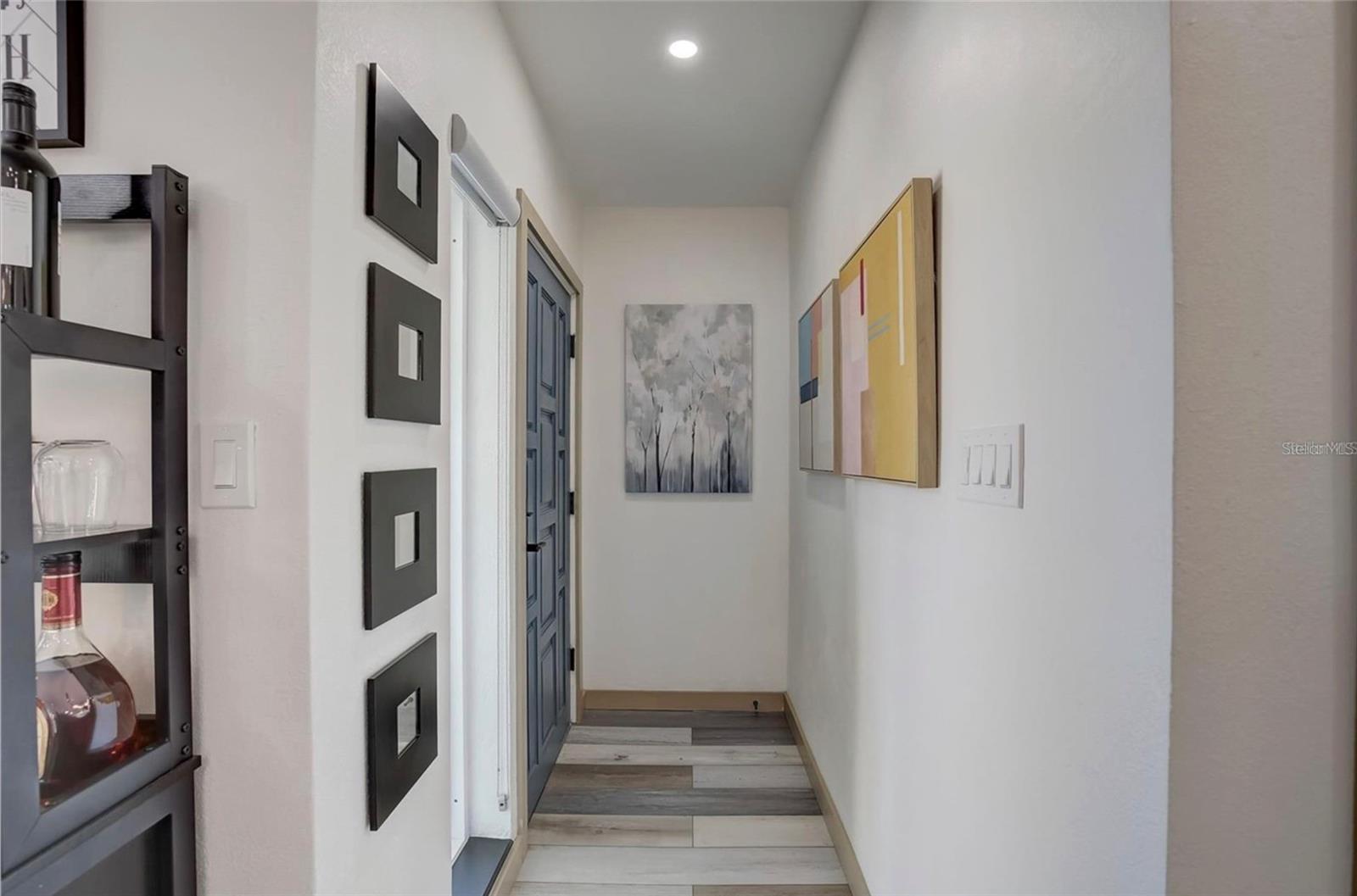 Listing photo id 3 for 5428 7th Avenue N