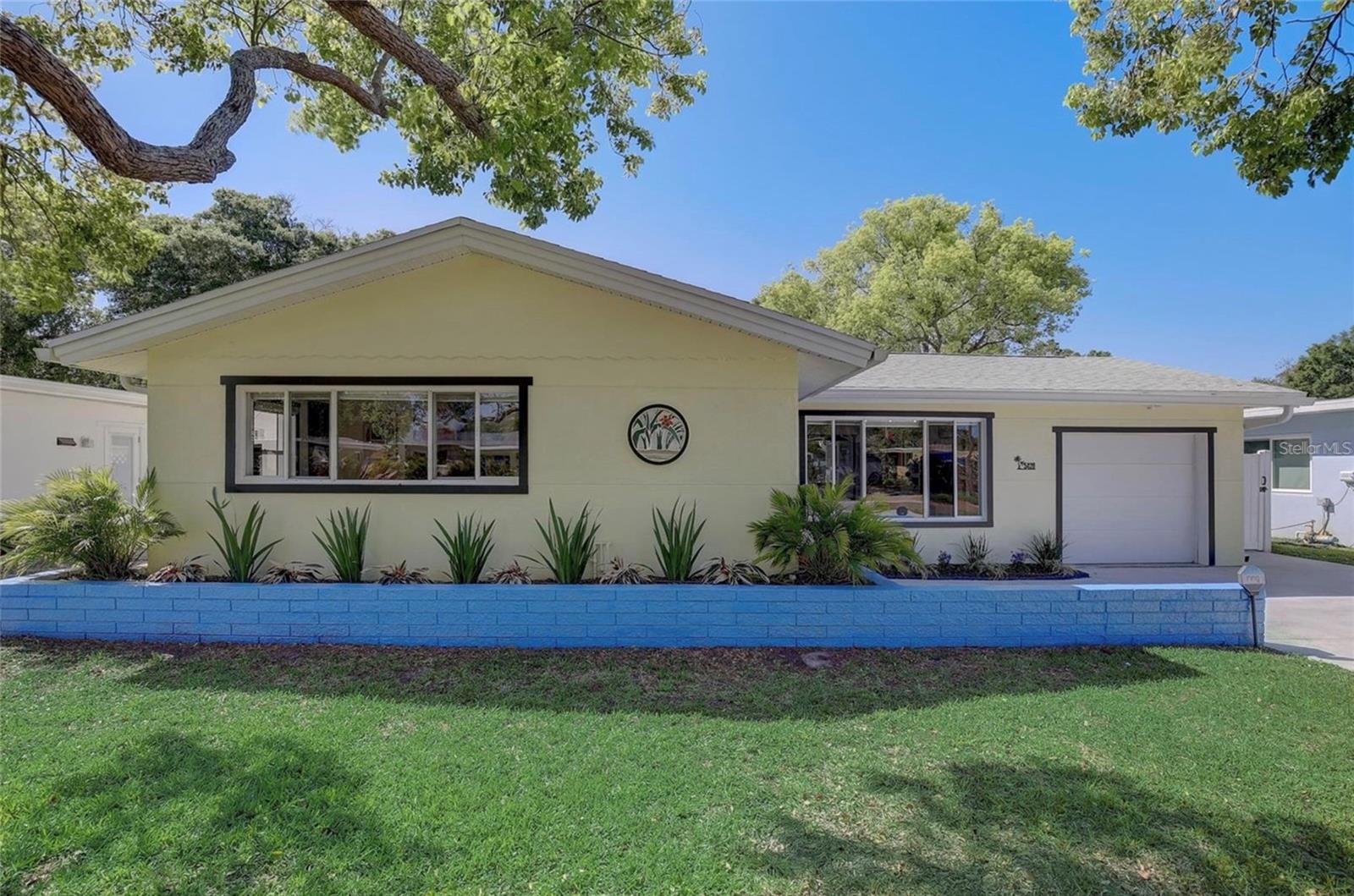 Listing photo id 48 for 5428 7th Avenue N