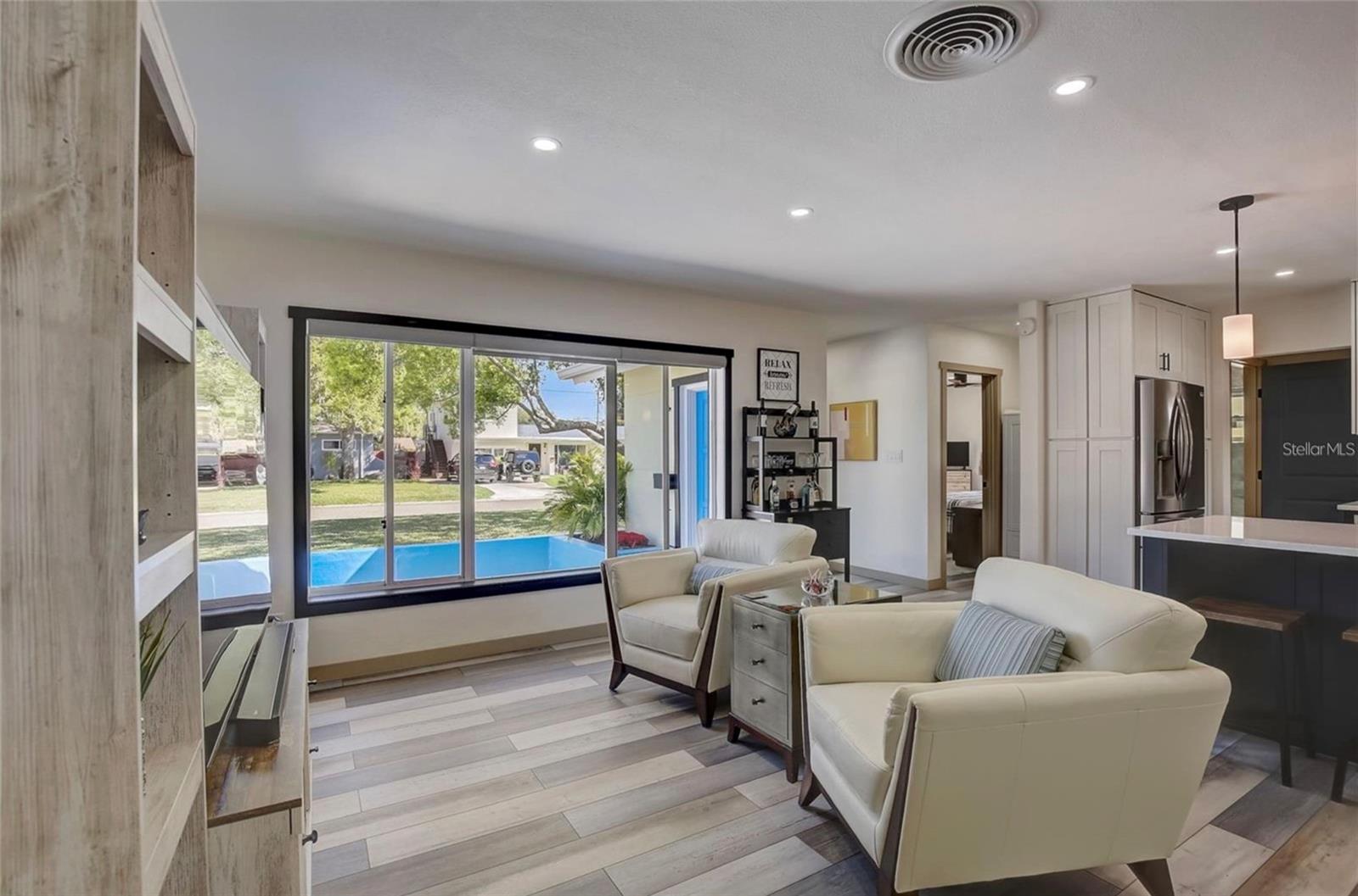 Listing photo id 6 for 5428 7th Avenue N