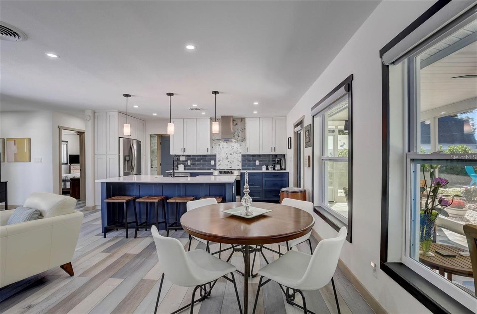 Listing photo id 7 for 5428 7th Avenue N