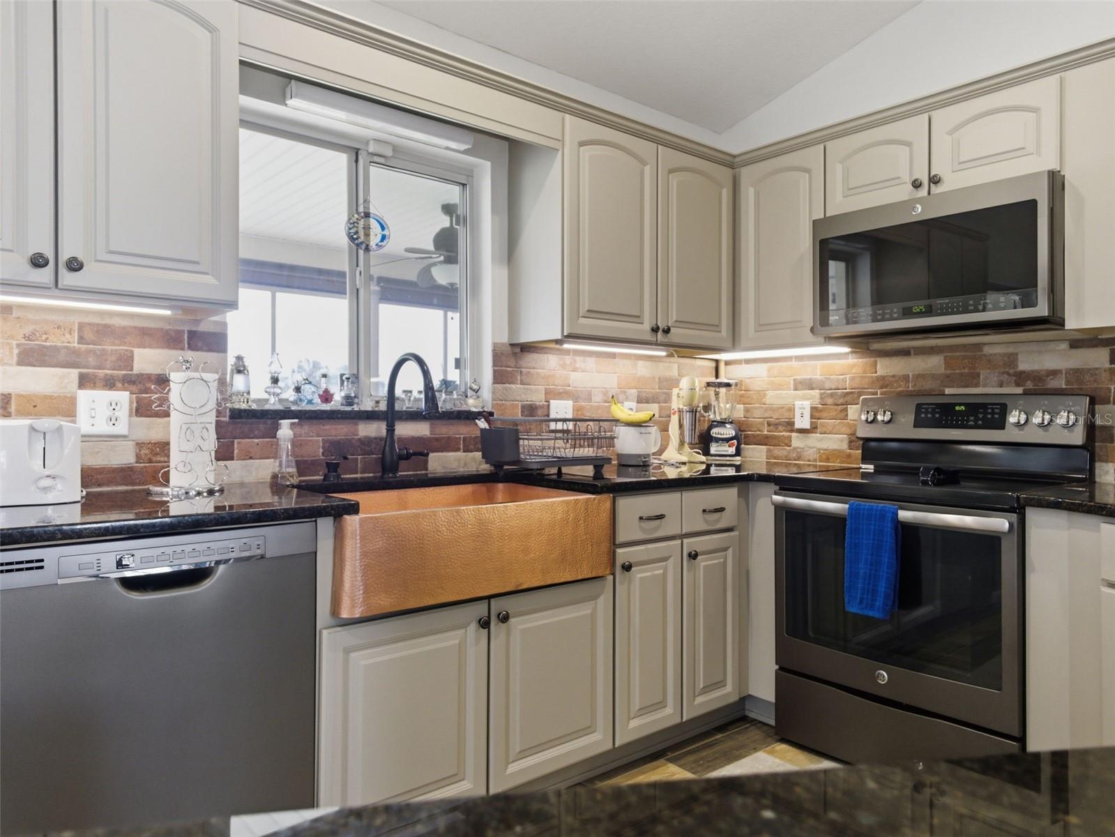 Image 20 of 47 For 2445 53rd Avenue Road