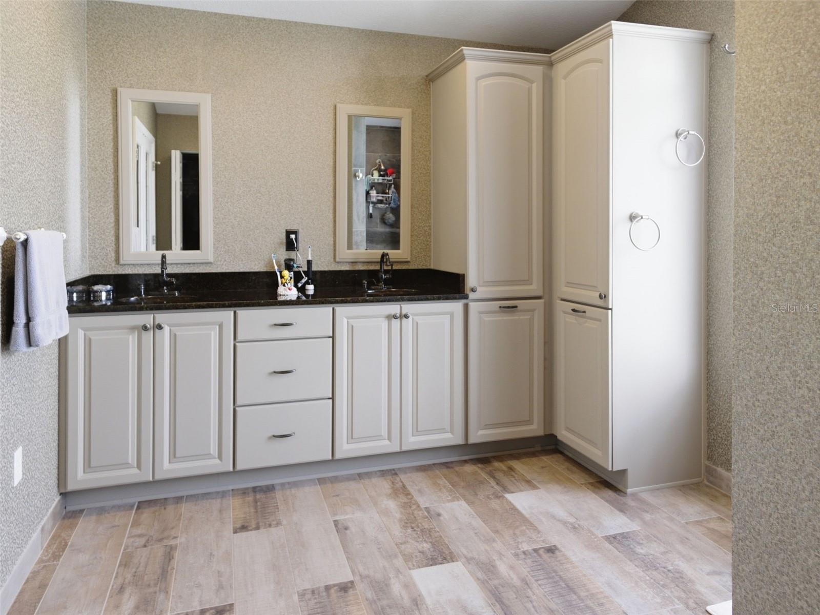 Image 36 of 47 For 2445 53rd Avenue Road