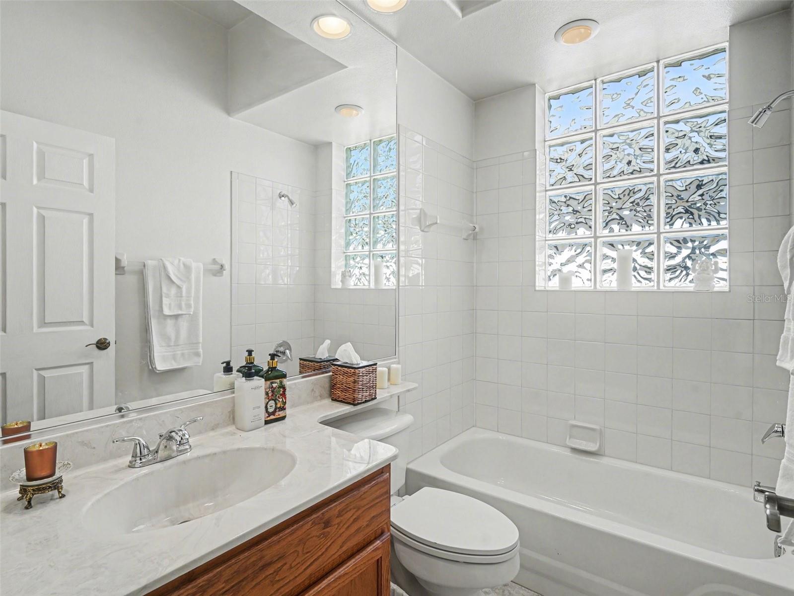 Image 21 of 29 For 7219 Coachlight Street