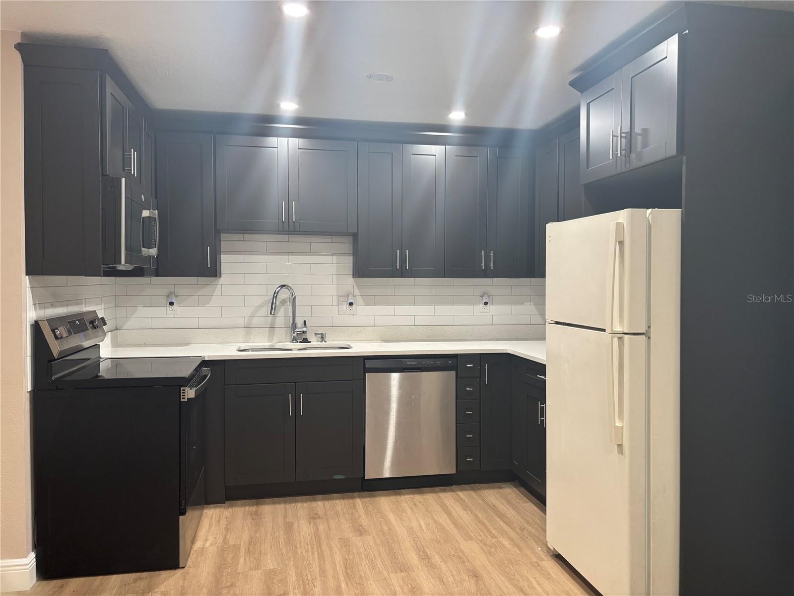 Image 7 of 15 For 11804 Cypress Hill Circle 45