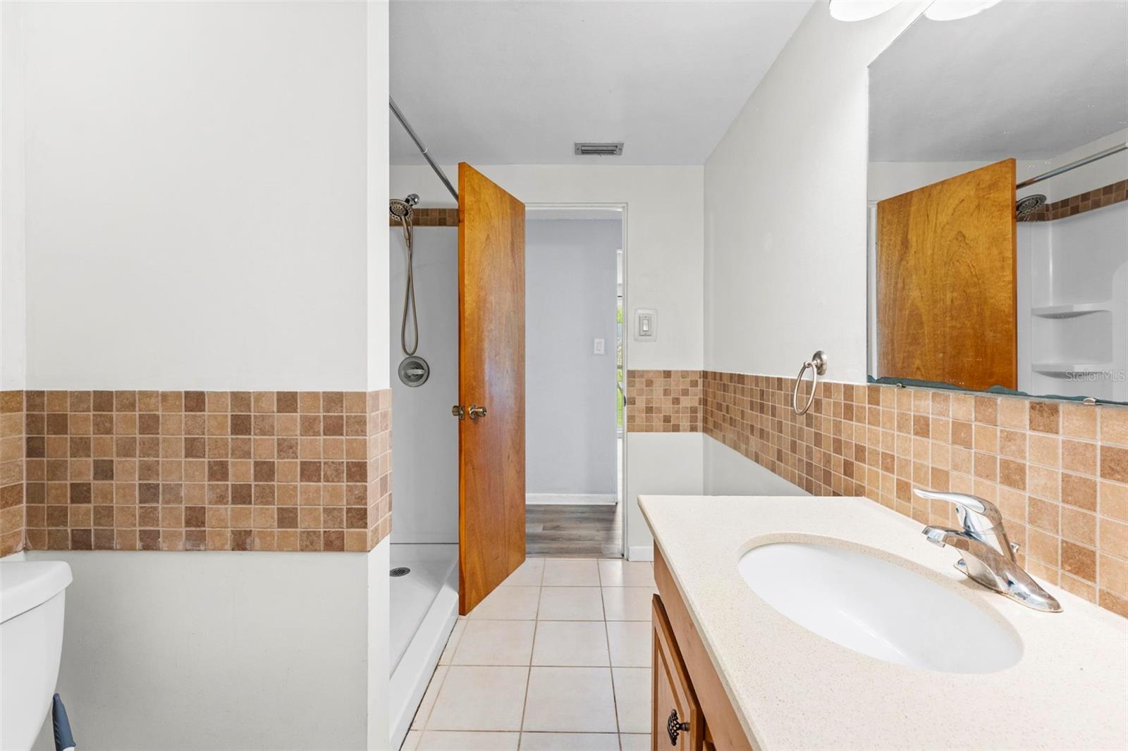 Image 12 of 43 For 416 Ederington Drive