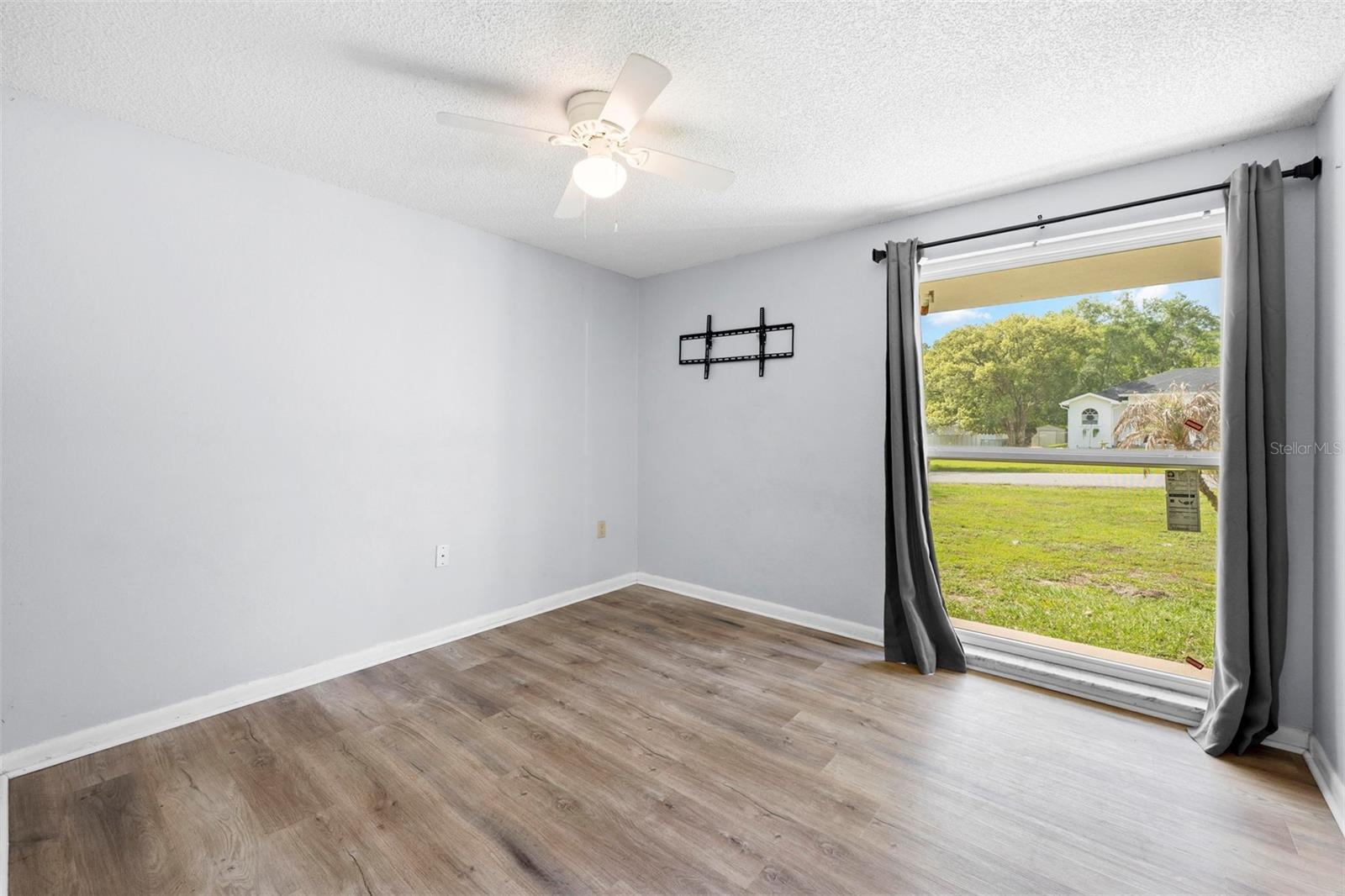 Image 13 of 43 For 416 Ederington Drive