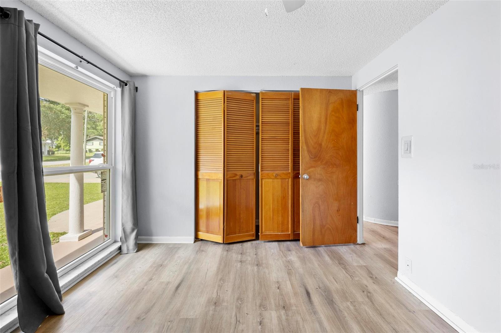 Image 14 of 43 For 416 Ederington Drive