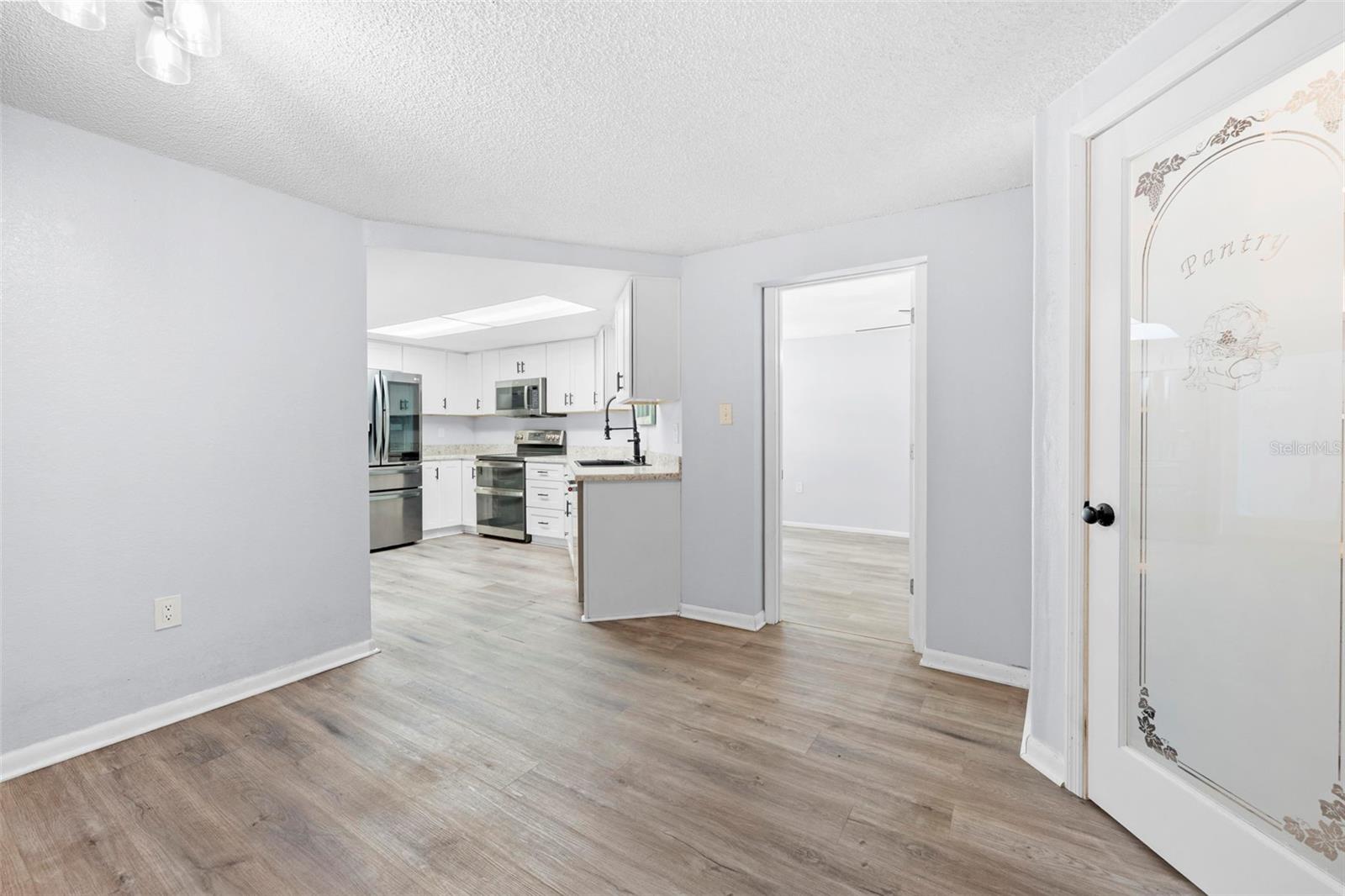 Image 17 of 43 For 416 Ederington Drive