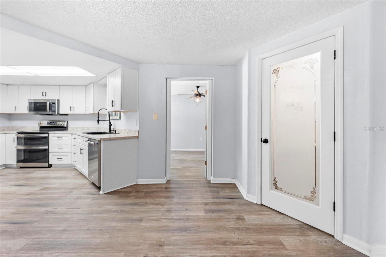 Image 19 of 43 For 416 Ederington Drive