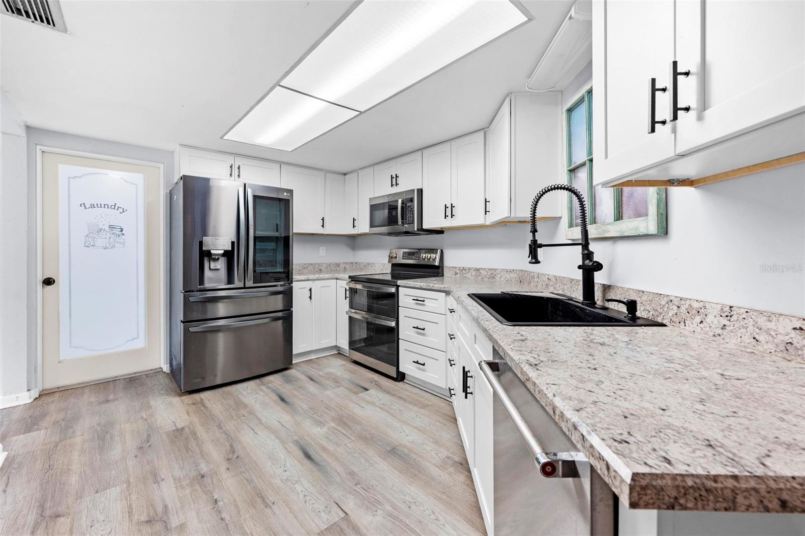 Image 20 of 43 For 416 Ederington Drive