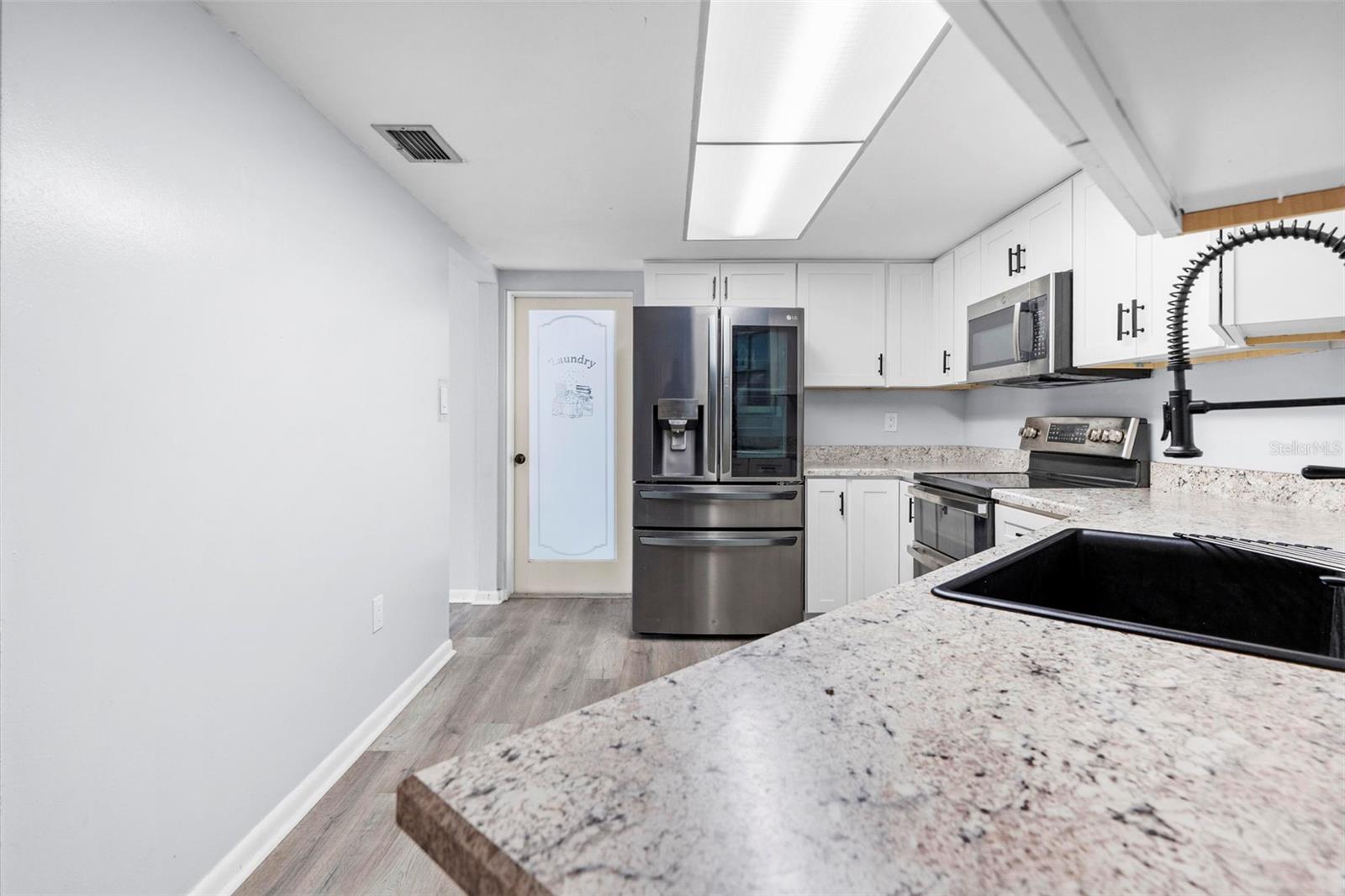 Image 21 of 43 For 416 Ederington Drive