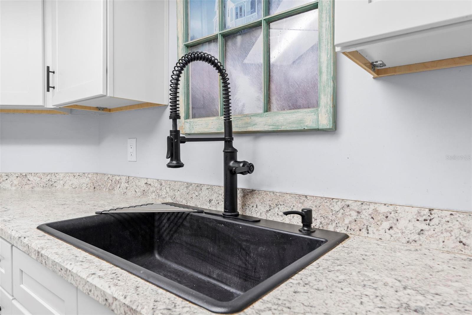 Image 22 of 43 For 416 Ederington Drive