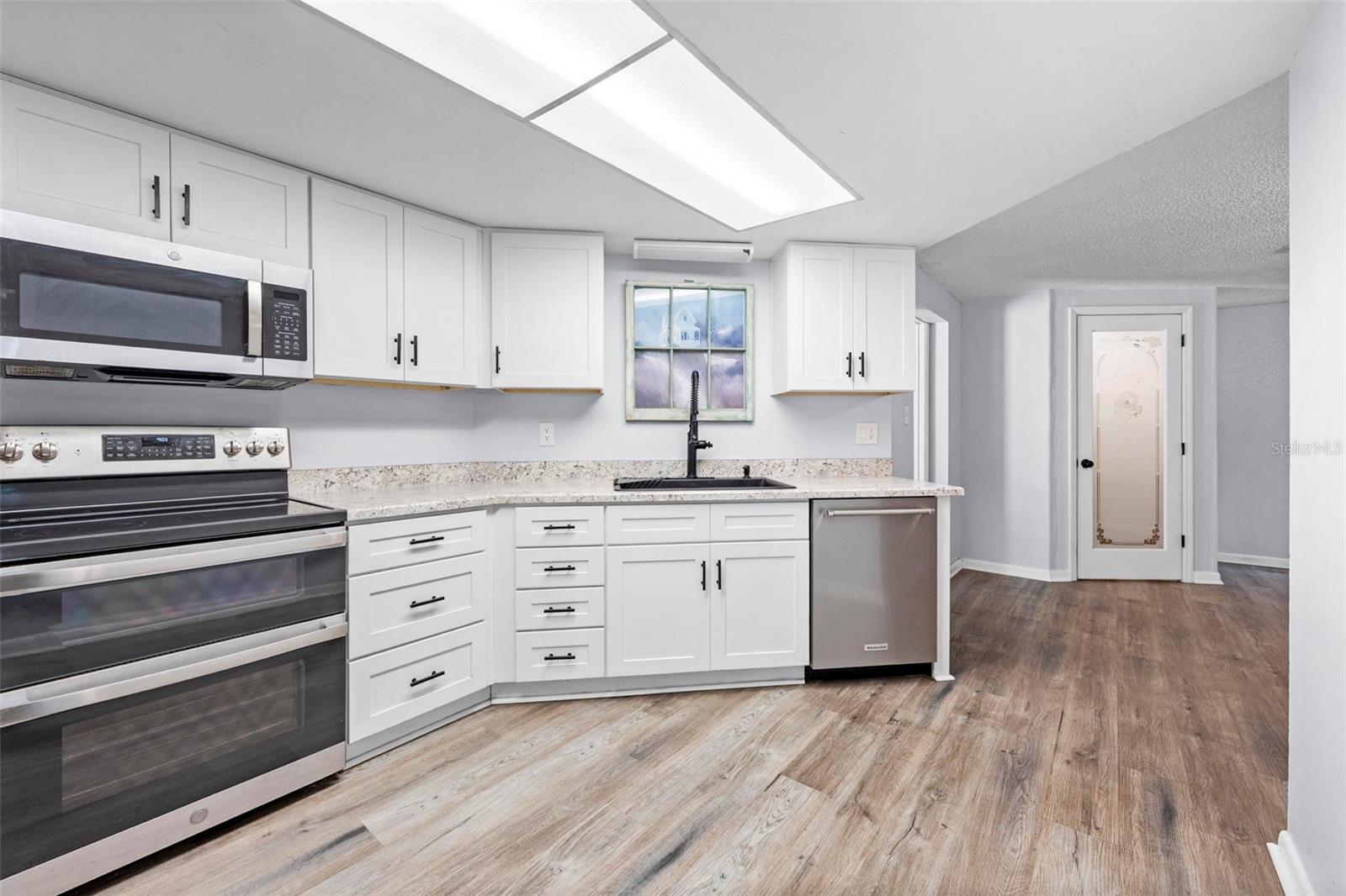 Image 23 of 43 For 416 Ederington Drive