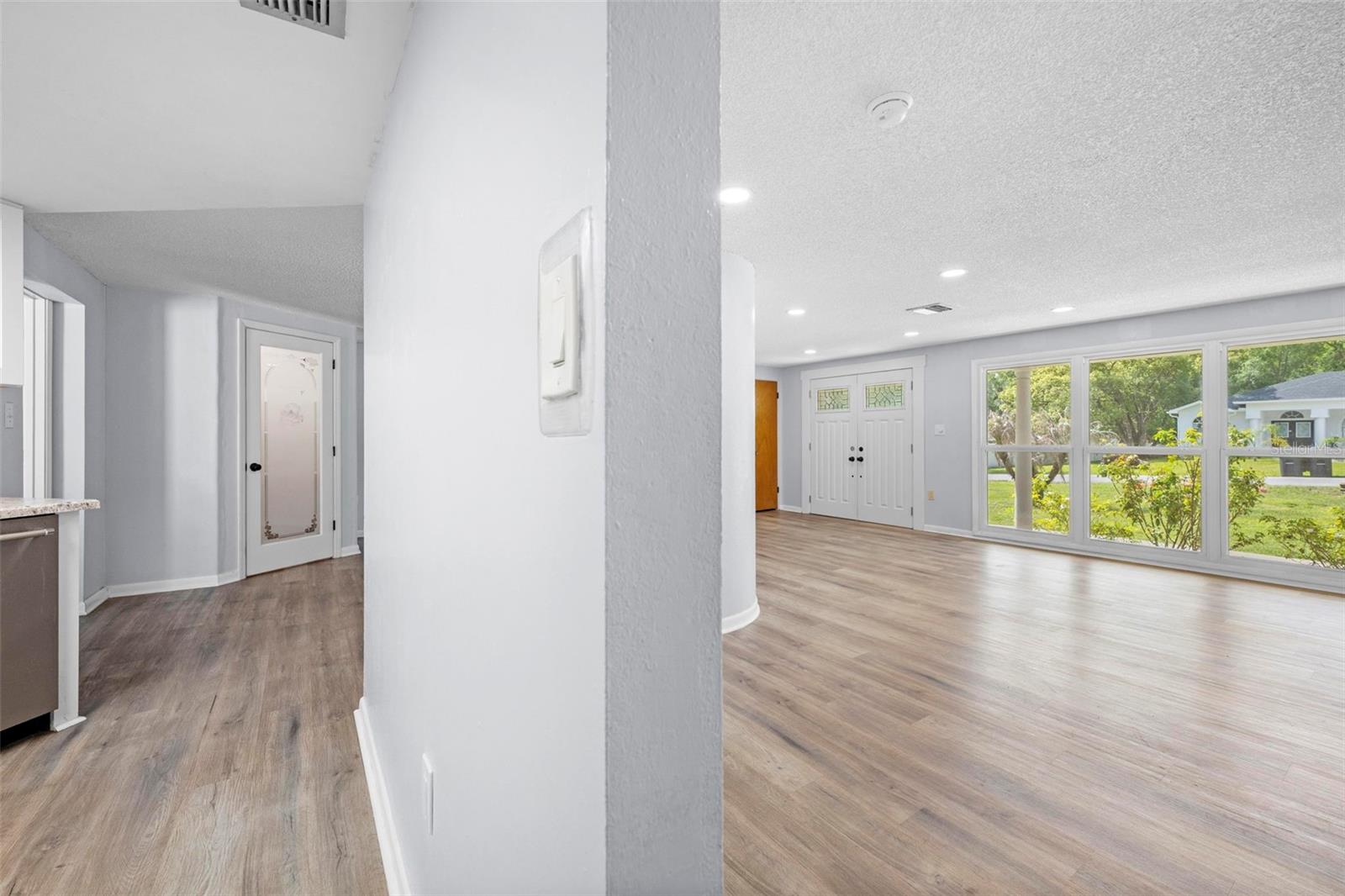 Image 25 of 43 For 416 Ederington Drive