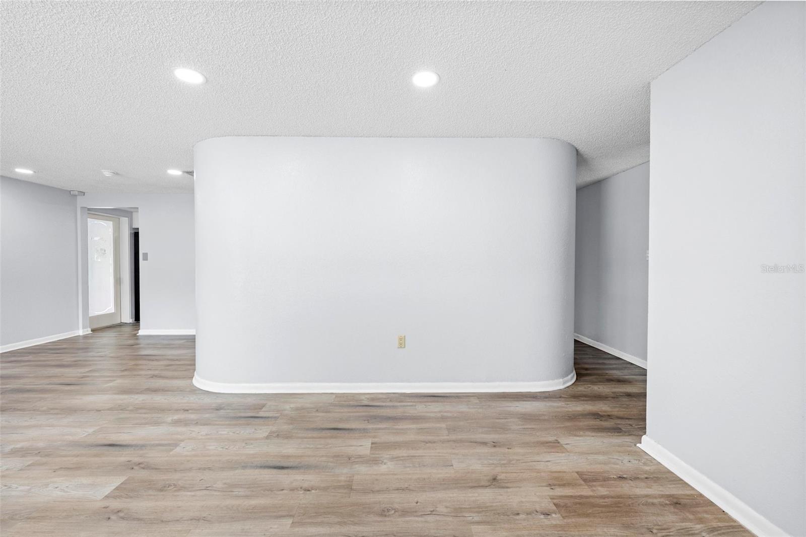 Image 30 of 43 For 416 Ederington Drive