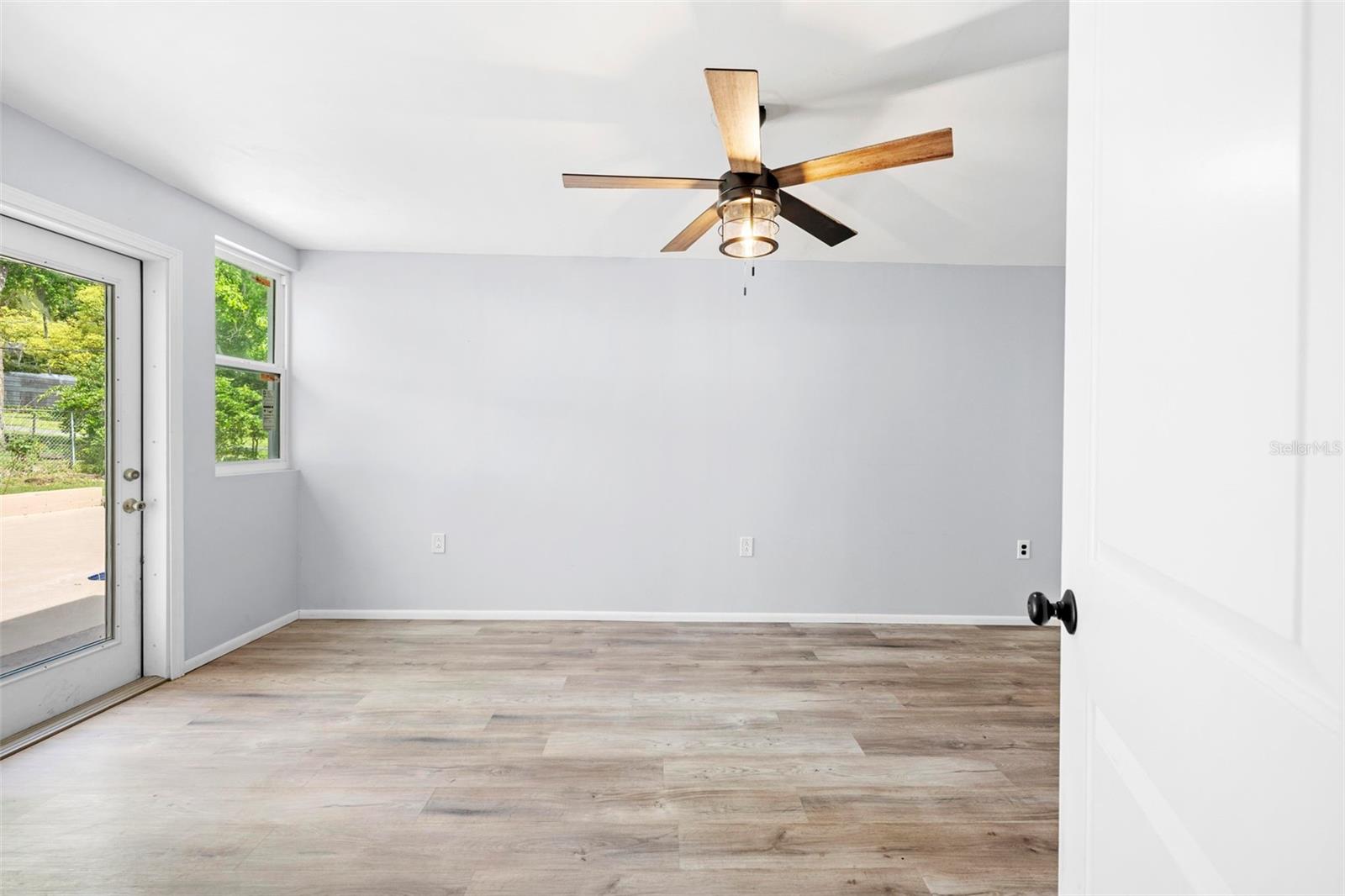 Image 31 of 43 For 416 Ederington Drive