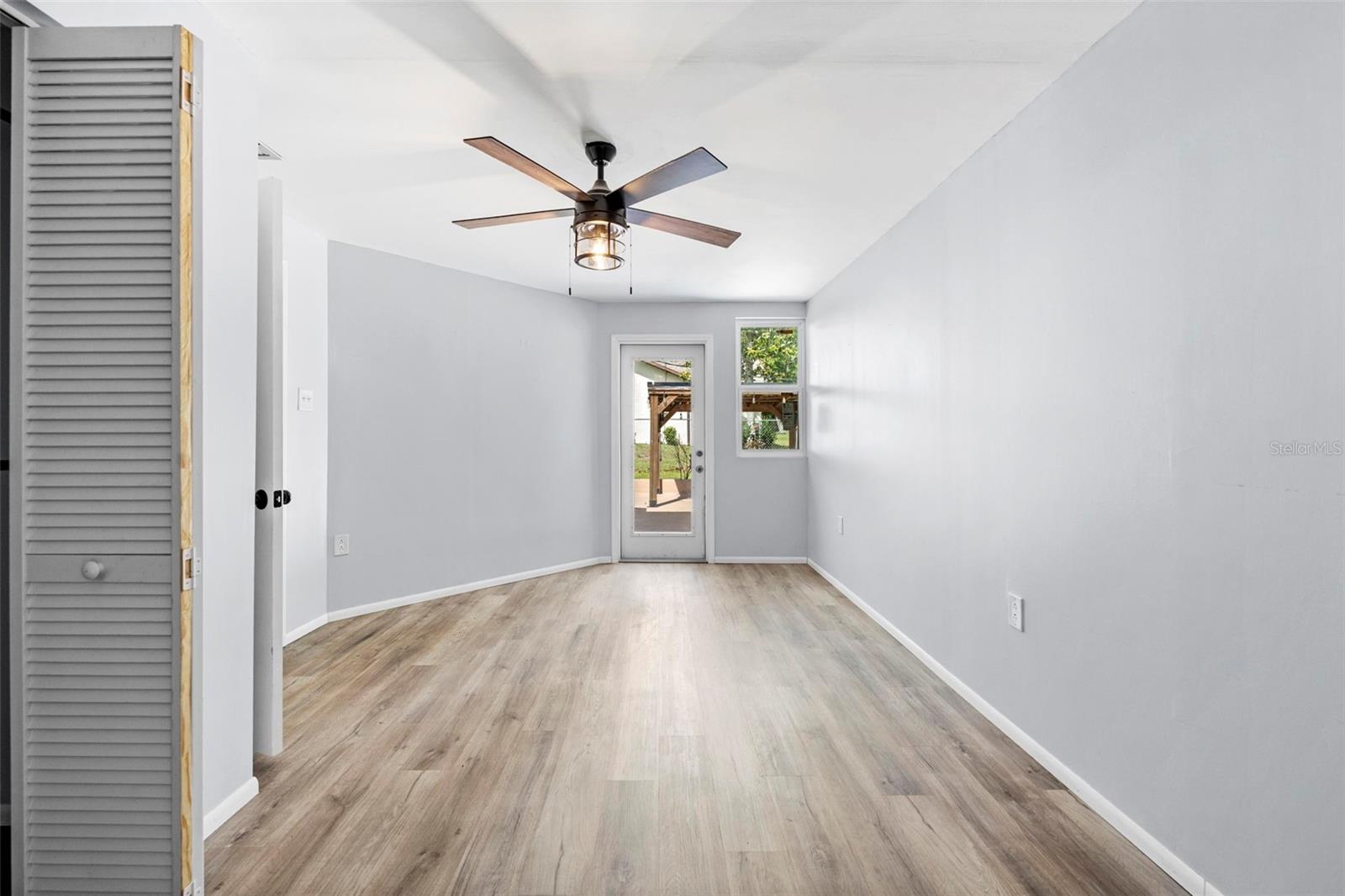 Image 33 of 43 For 416 Ederington Drive