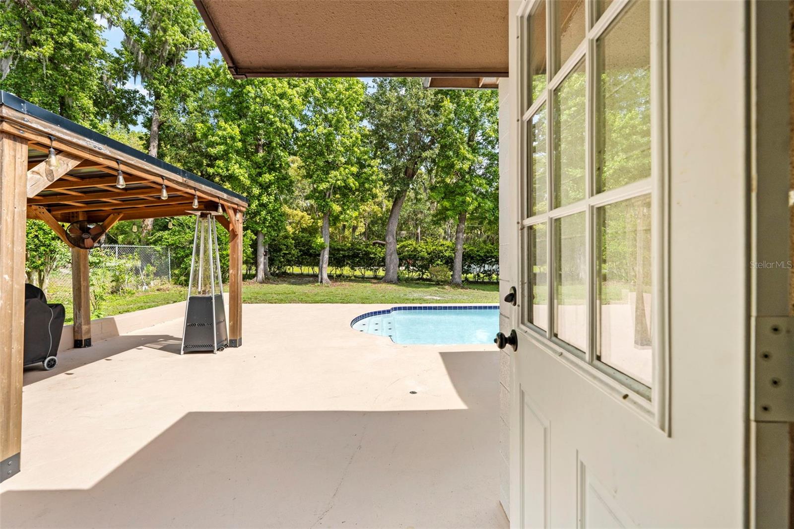 Image 36 of 43 For 416 Ederington Drive