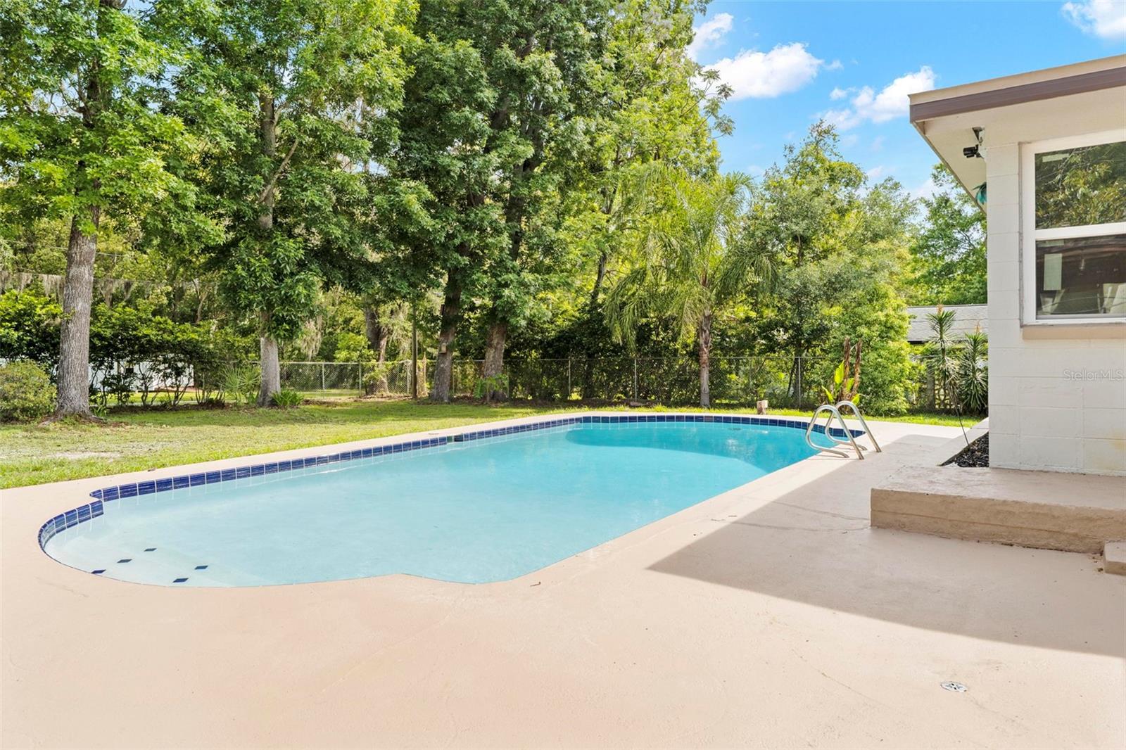 Image 38 of 43 For 416 Ederington Drive