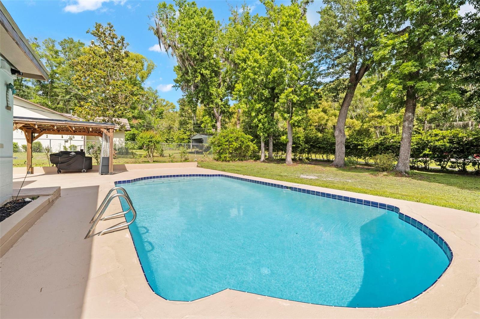 Image 39 of 43 For 416 Ederington Drive