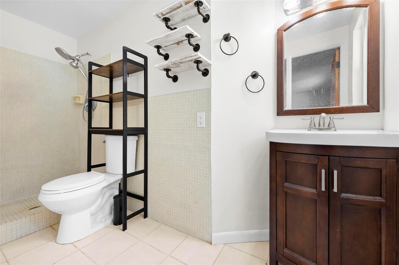 Image 8 of 43 For 416 Ederington Drive