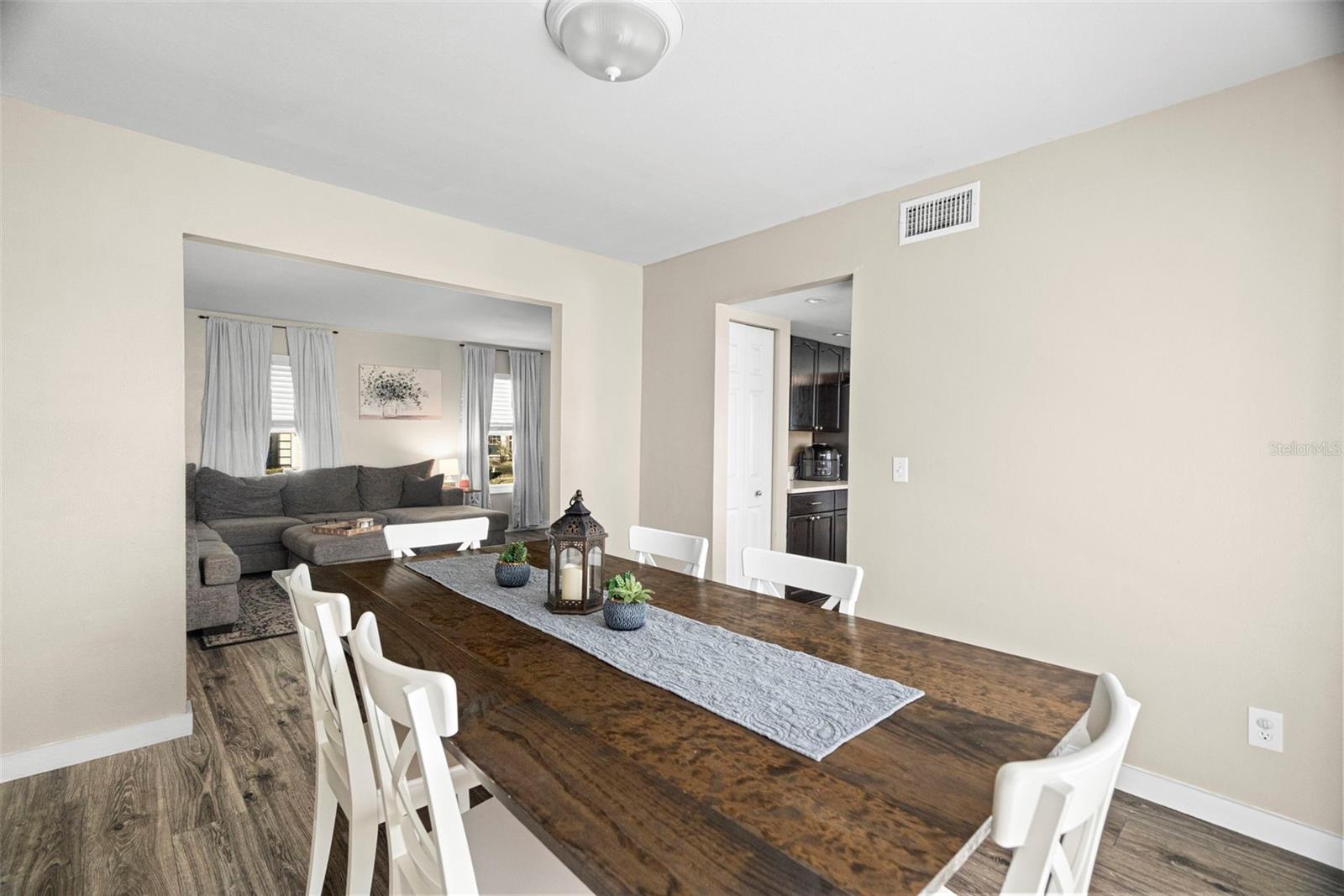 Image 18 of 38 For 539 Emberwood Drive