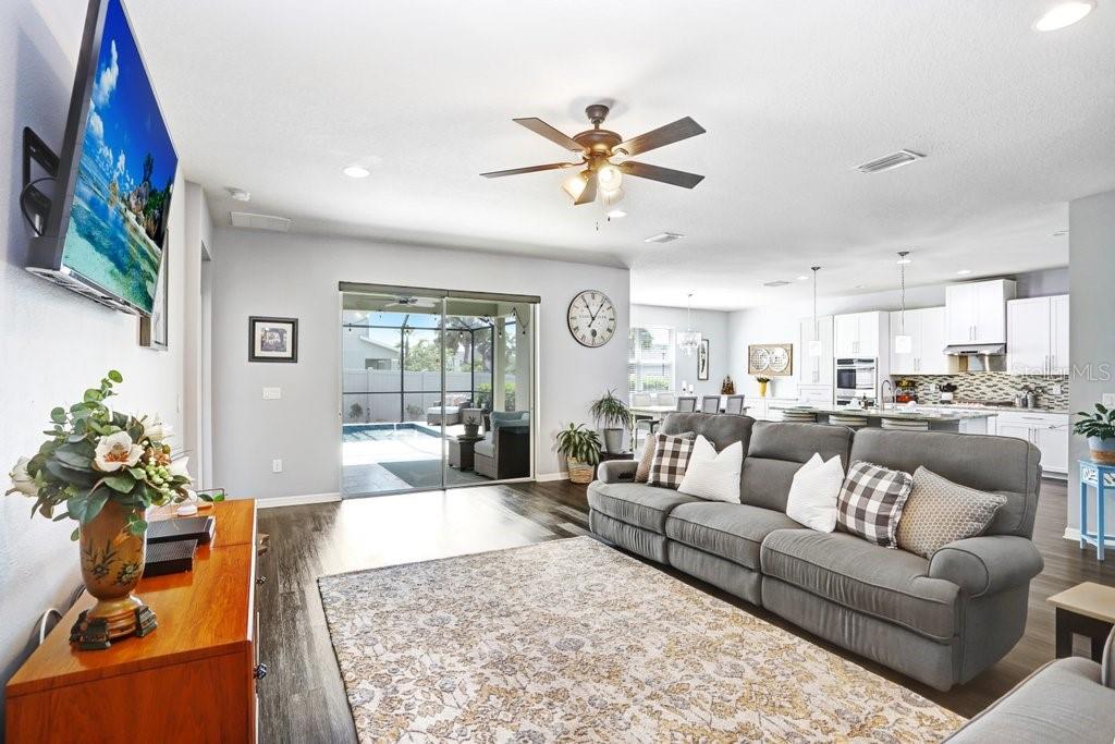 Image 32 of 83 For 11642 Lake Lucaya Drive