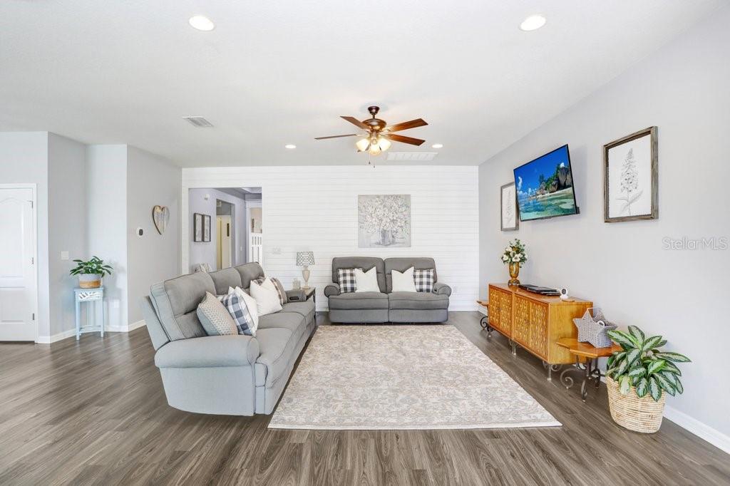 Image 33 of 83 For 11642 Lake Lucaya Drive