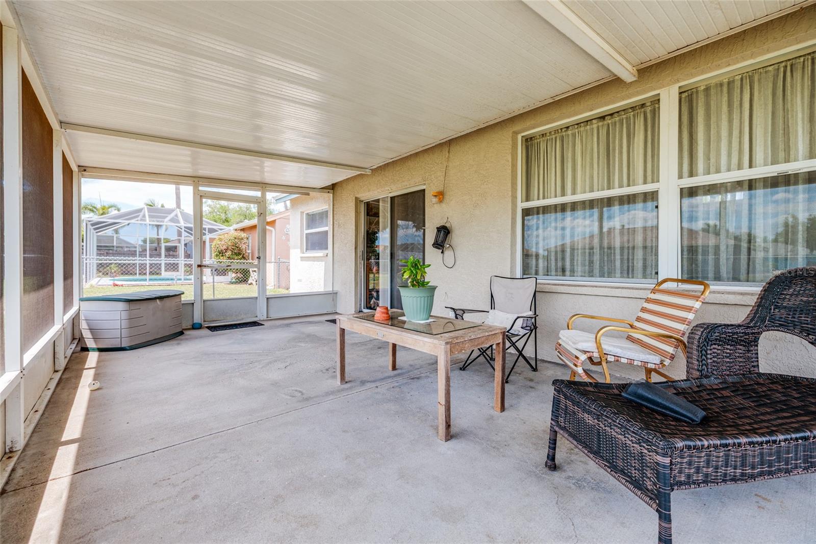 Image 15 of 30 For 6201 61st Court E