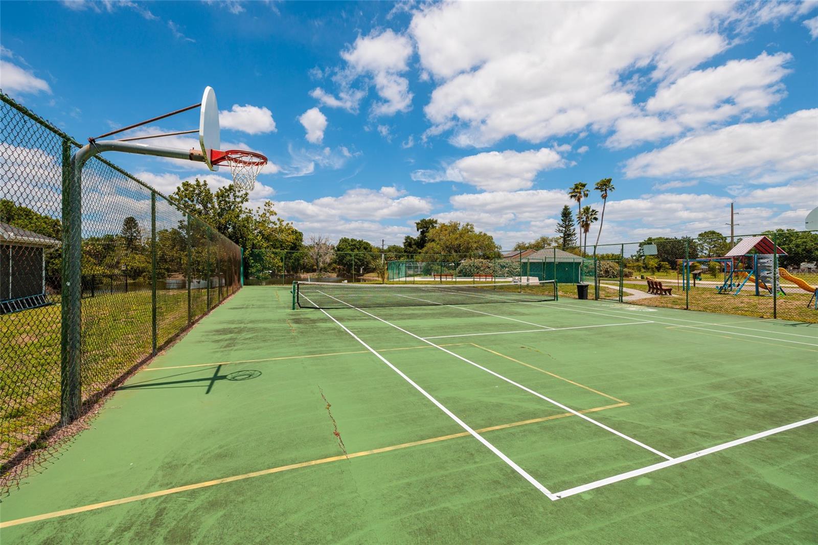 Image 21 of 30 For 6201 61st Court E