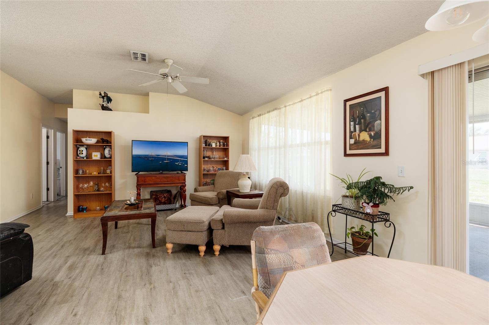 Image 6 of 30 For 6201 61st Court E