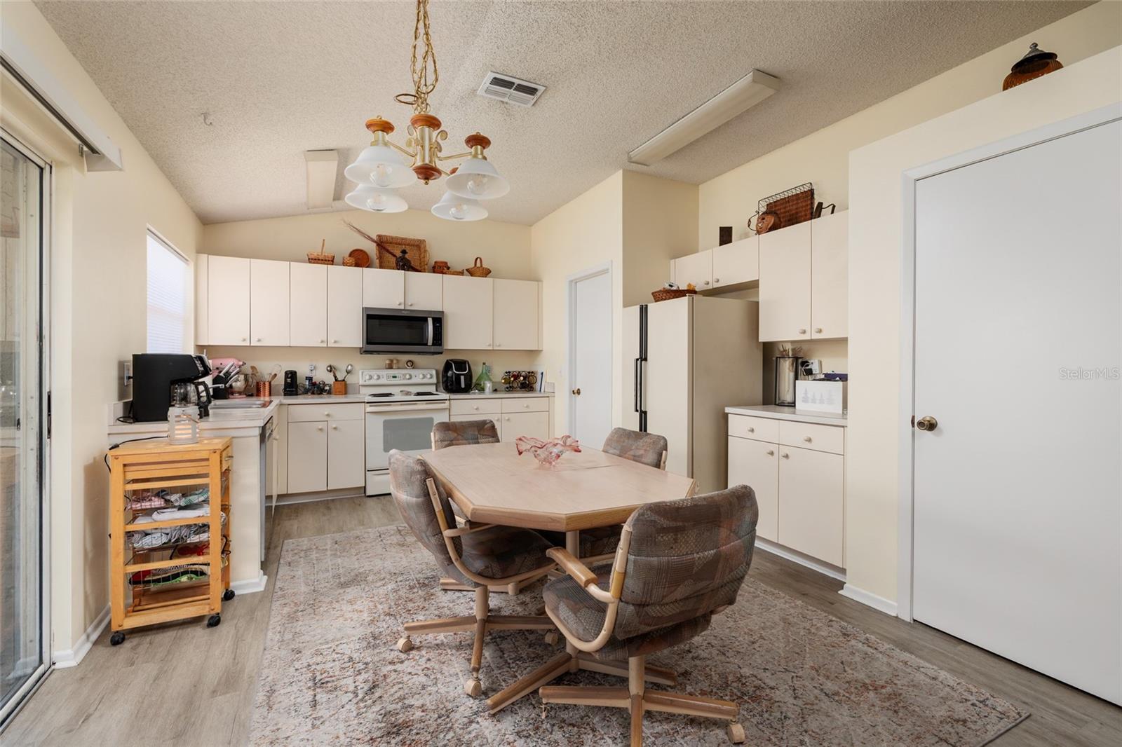 Image 7 of 30 For 6201 61st Court E