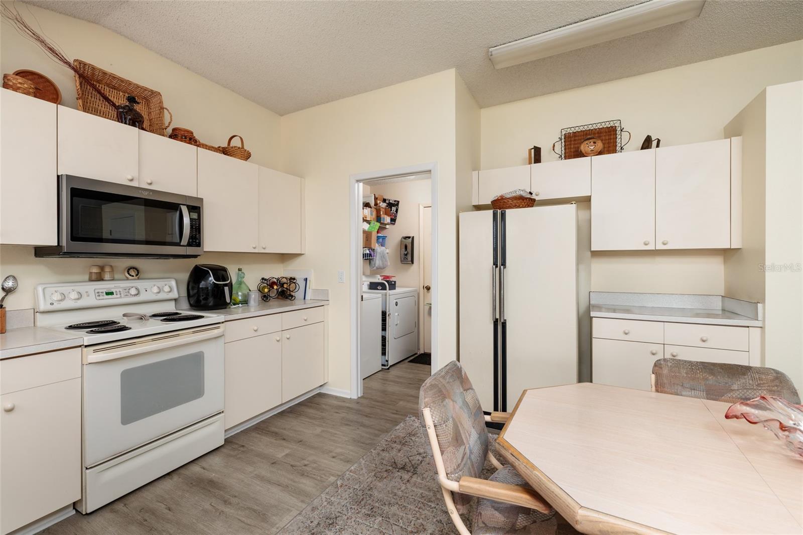 Image 9 of 30 For 6201 61st Court E