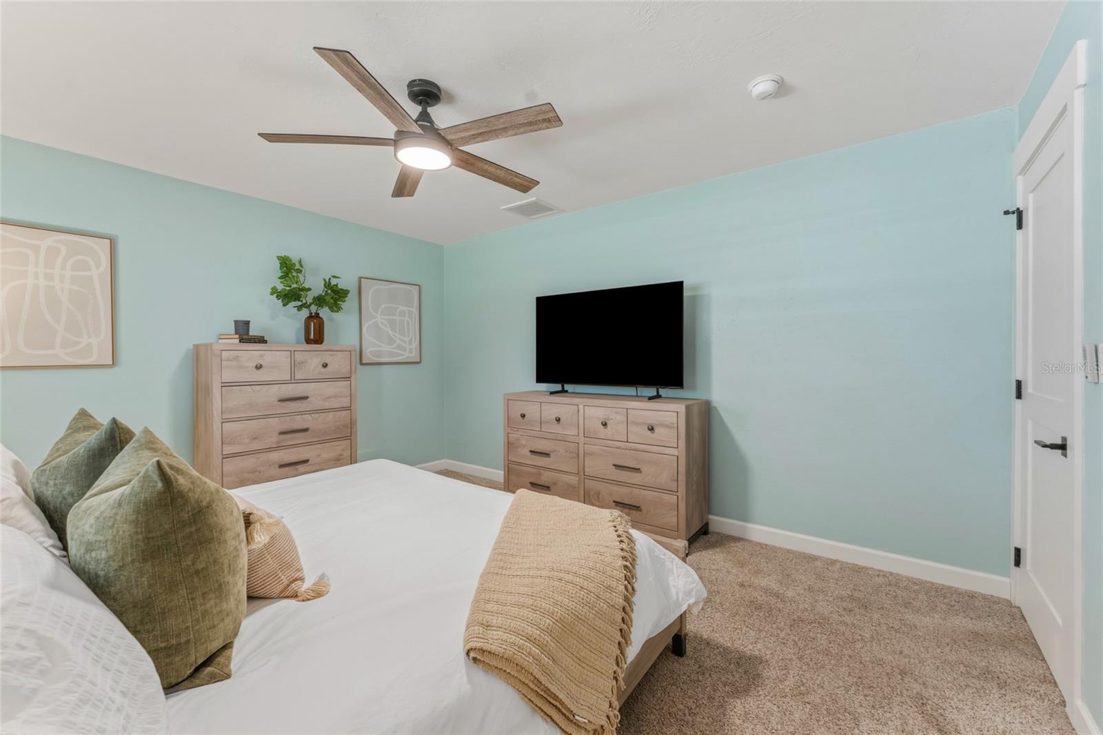 Image 22 of 41 For 2875 66th Terrace S