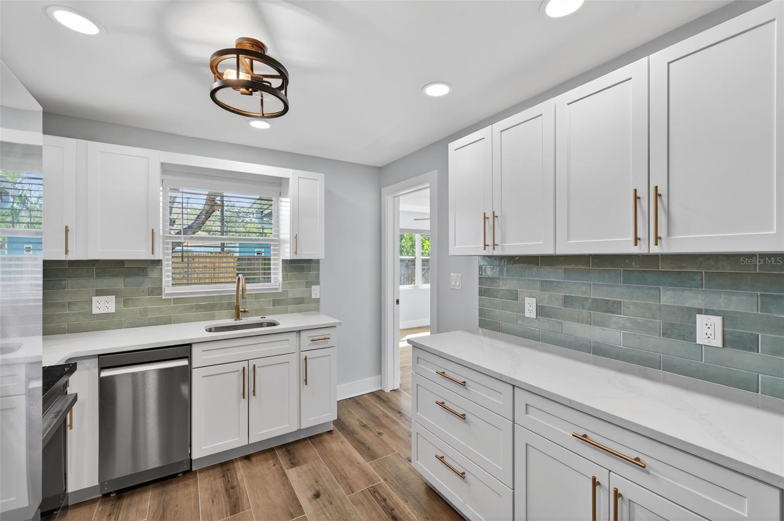 Image 10 of 49 For 1841 Douglas Avenue