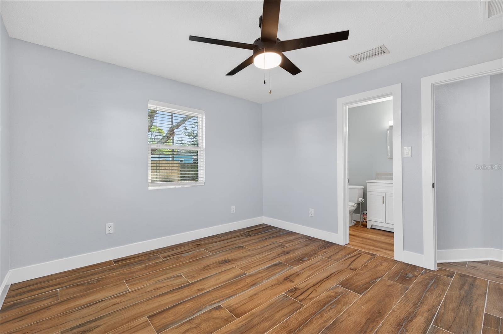 Image 19 of 49 For 1841 Douglas Avenue