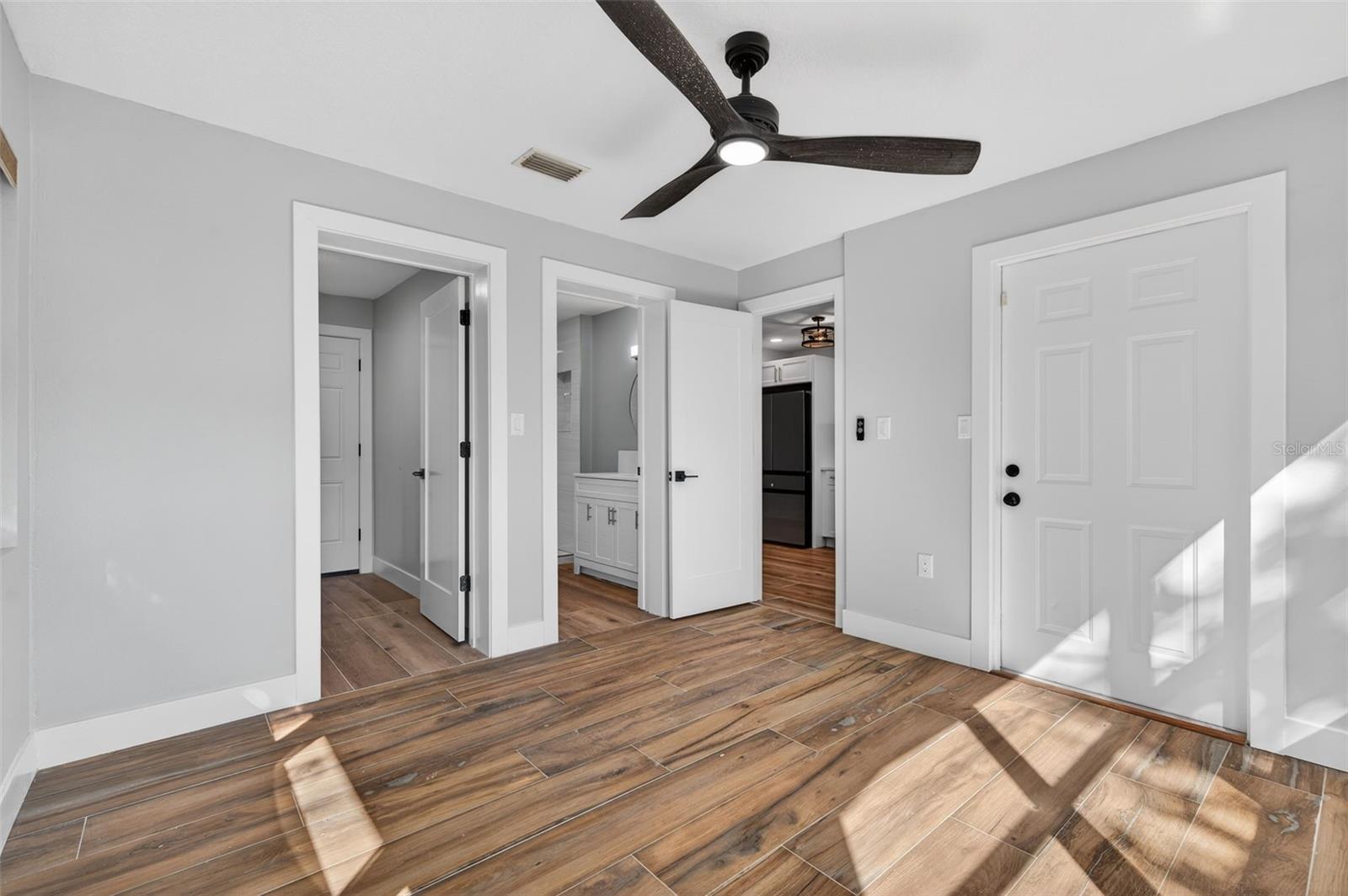 Image 24 of 49 For 1841 Douglas Avenue