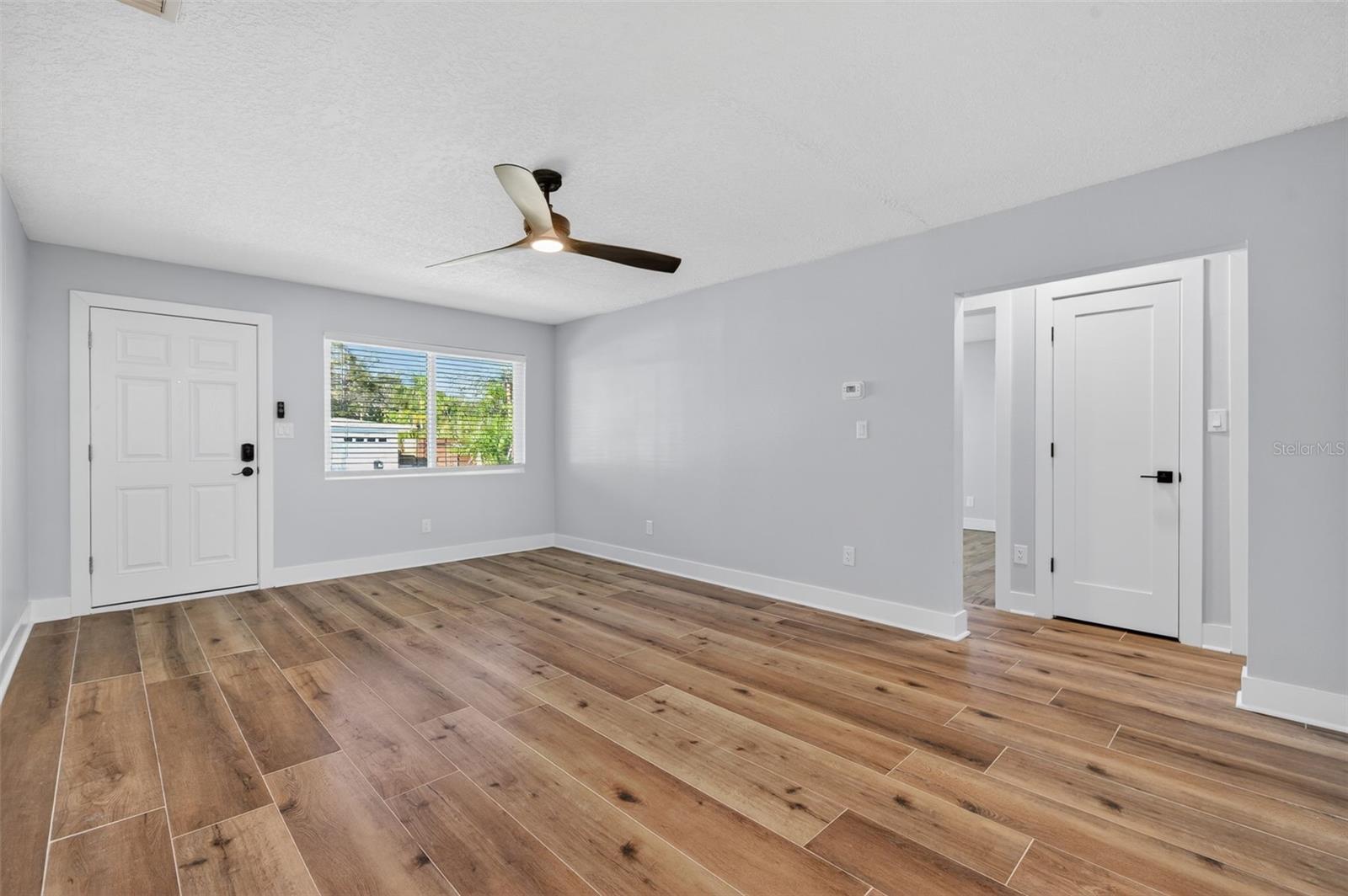 Image 4 of 49 For 1841 Douglas Avenue