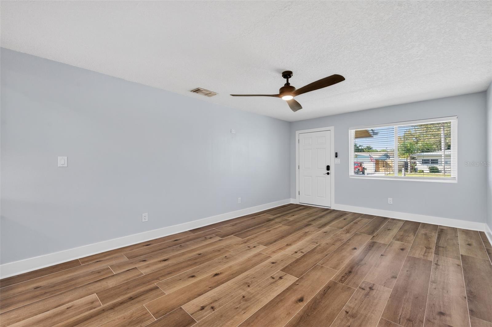 Image 5 of 49 For 1841 Douglas Avenue