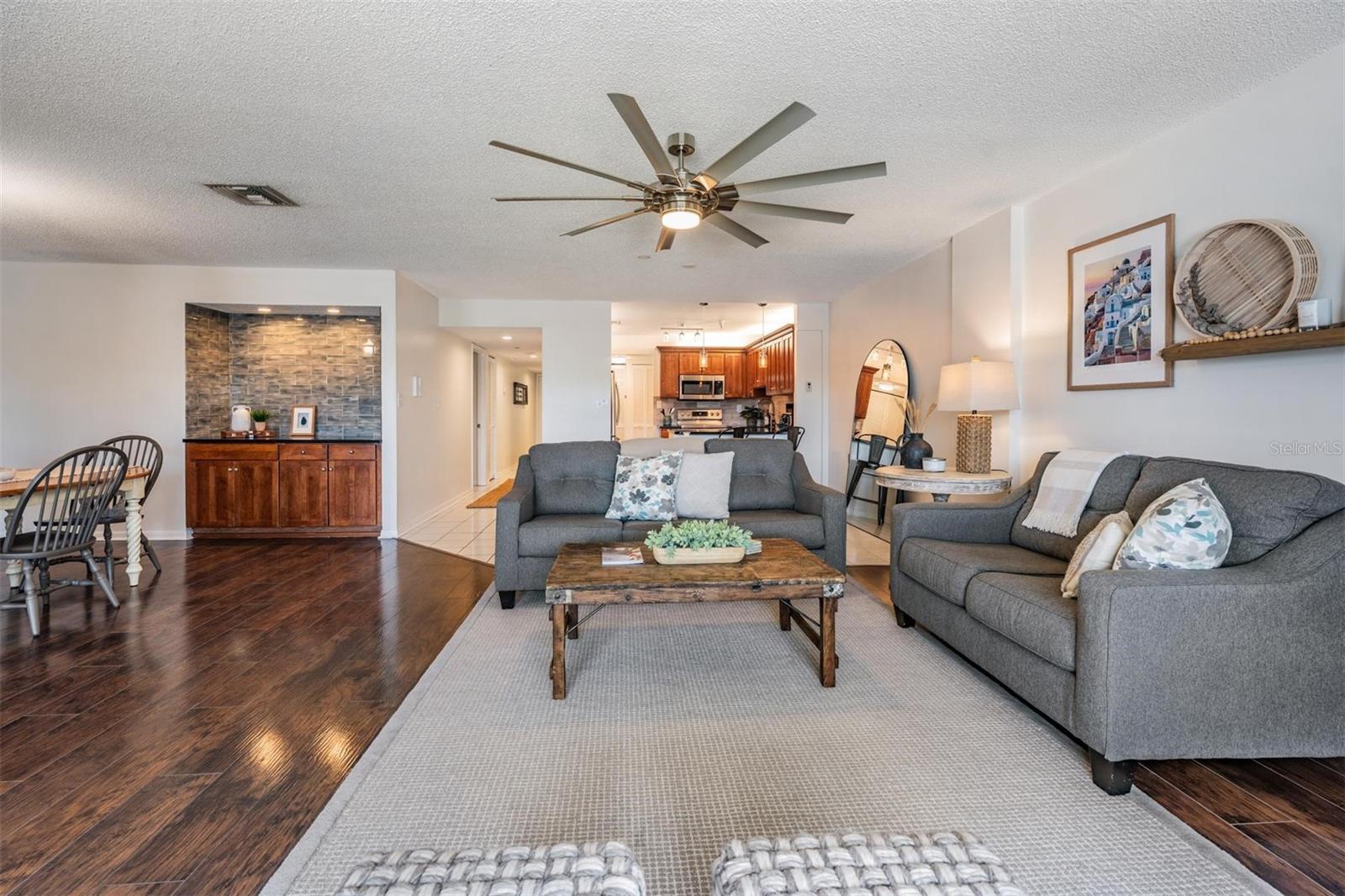 Image 14 of 49 For 2780 Riverside Drive 105